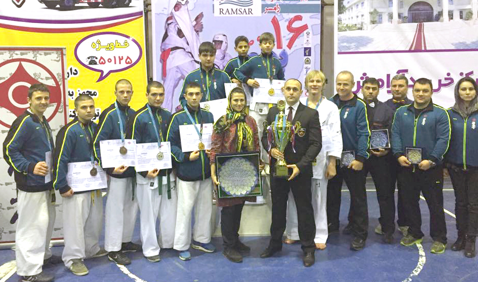 8 медала за юношите на Емил Костов